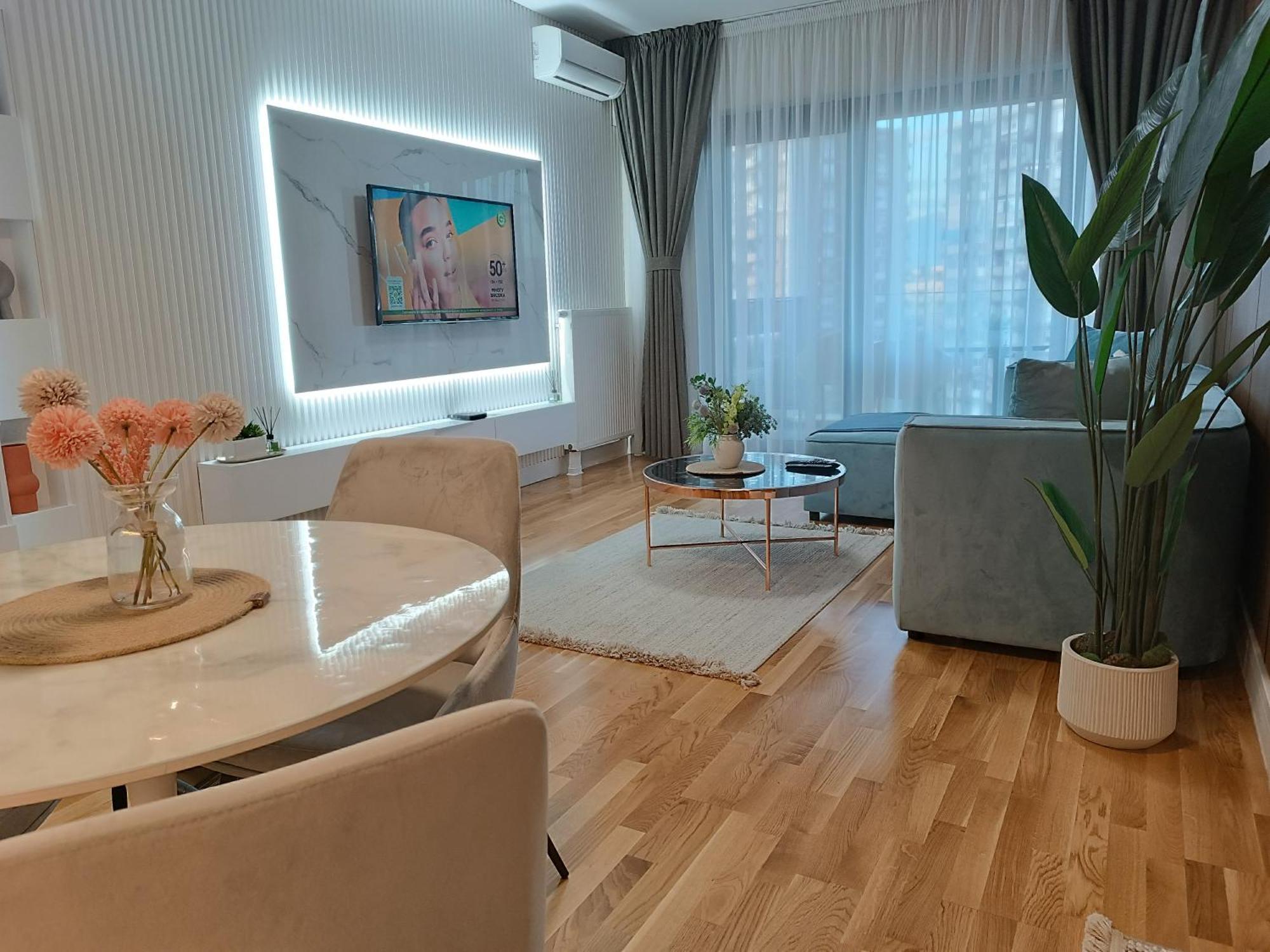 Nina Diamond Limak Skopje